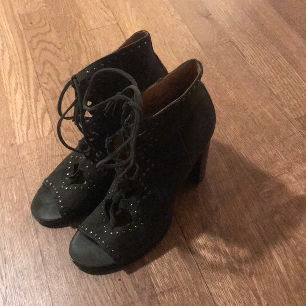 Frye Green lace up heels